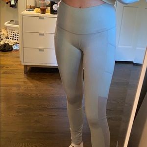 Light grey leggings